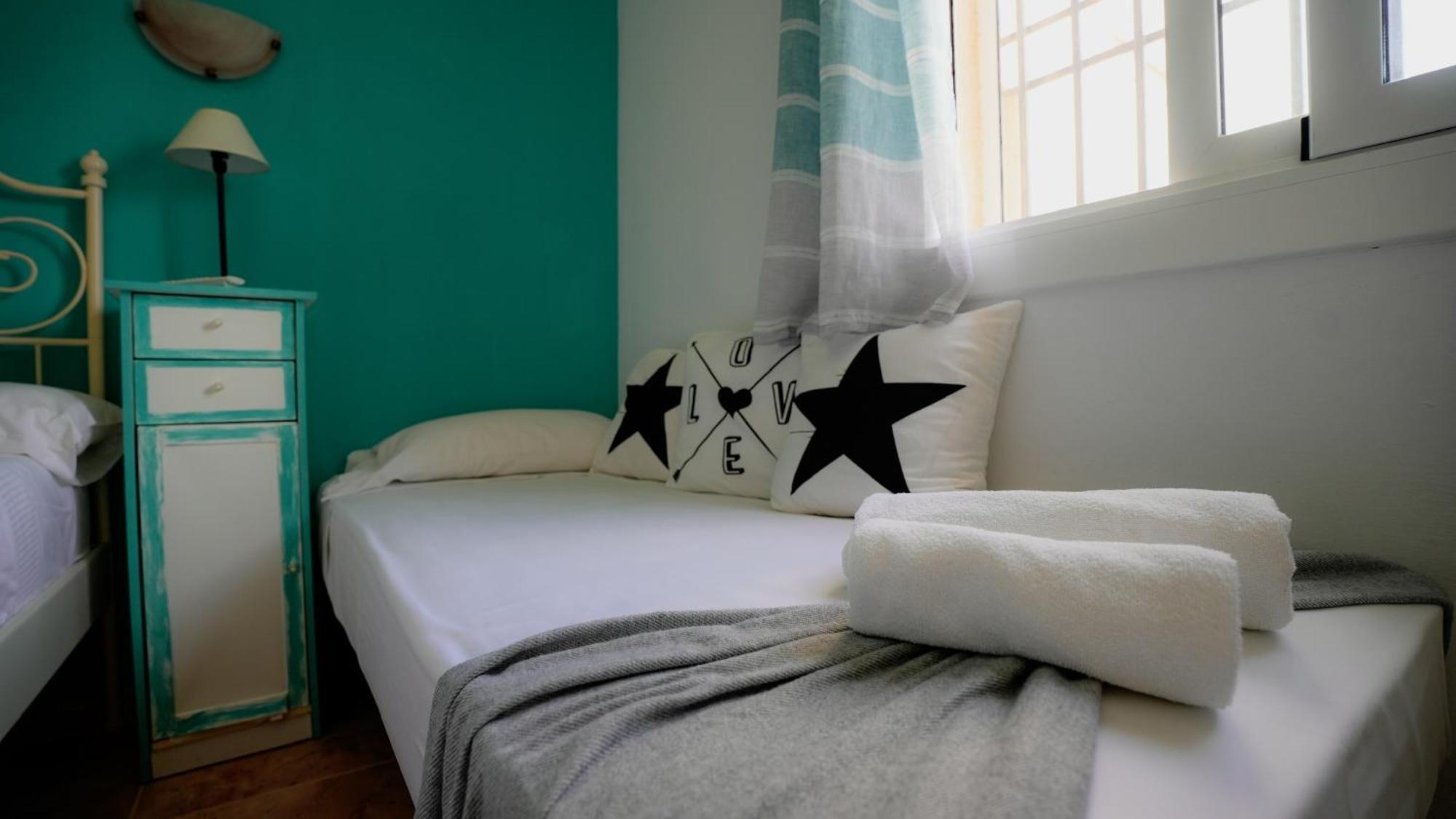 La Casa De Mima Bed & Breakfast Cubelles Room photo